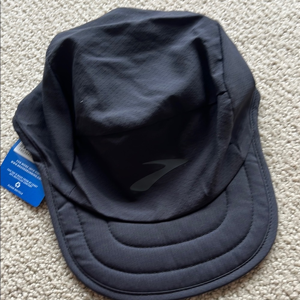 Lightweight packable hat brooks